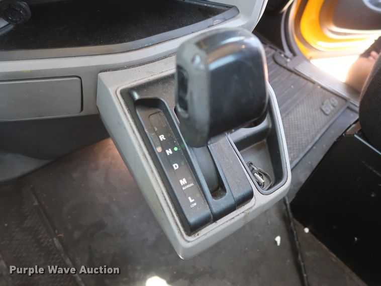 image for item HA9122 2017 Peterbilt 579  semi truck