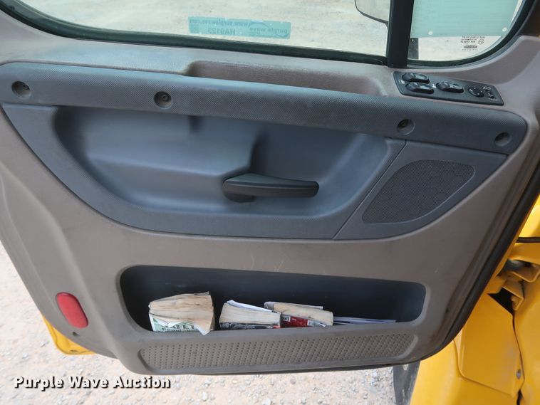 image for item HA9123 2016 Freightliner Cascadia 125  semi truck