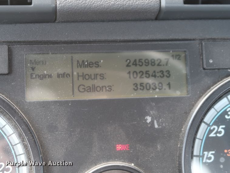 image for item HA9123 2016 Freightliner Cascadia 125  semi truck