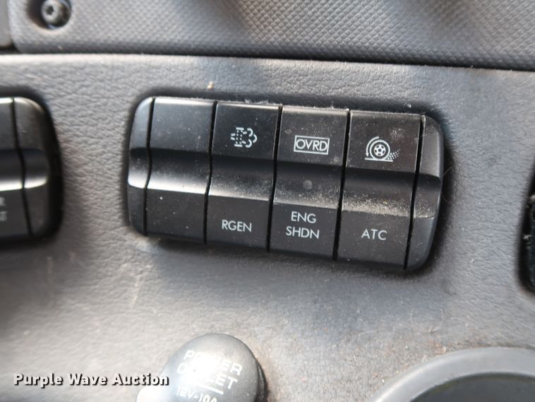 image for item HA9123 2016 Freightliner Cascadia 125  semi truck