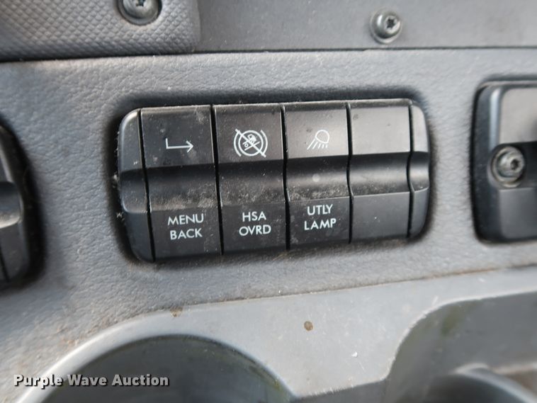 image for item HA9123 2016 Freightliner Cascadia 125  semi truck