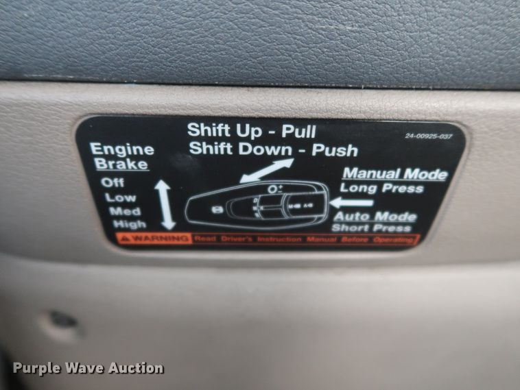 image for item HA9123 2016 Freightliner Cascadia 125  semi truck