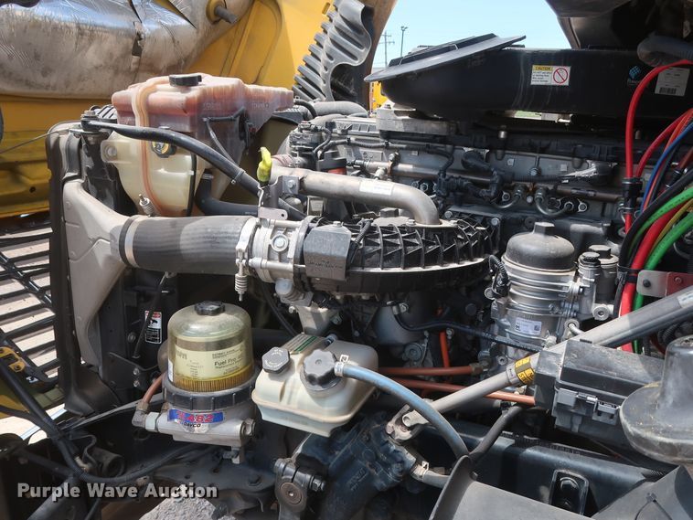 image for item HA9123 2016 Freightliner Cascadia 125  semi truck