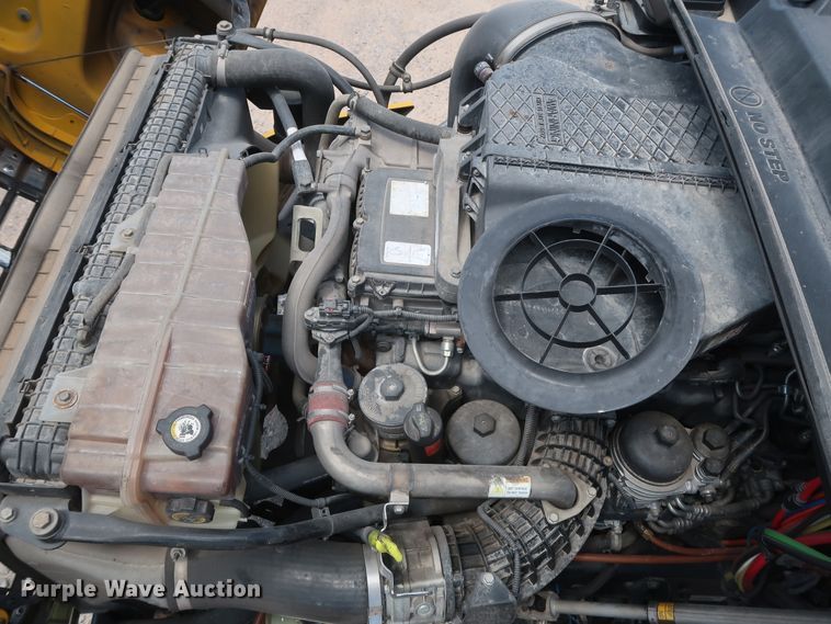 image for item HA9123 2016 Freightliner Cascadia 125  semi truck