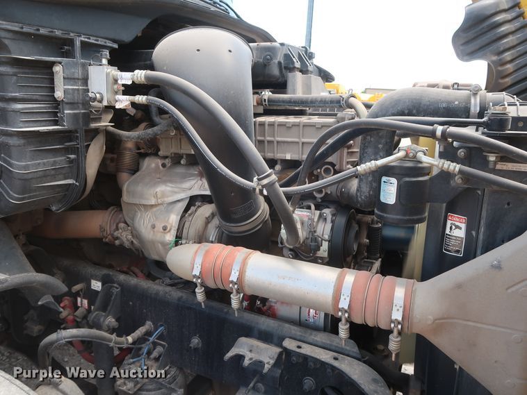 image for item HA9123 2016 Freightliner Cascadia 125  semi truck