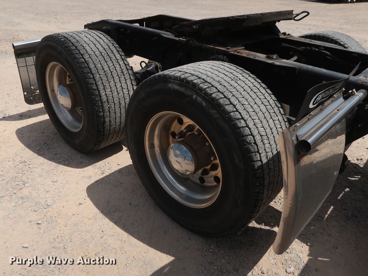 image for item HA9123 2016 Freightliner Cascadia 125  semi truck