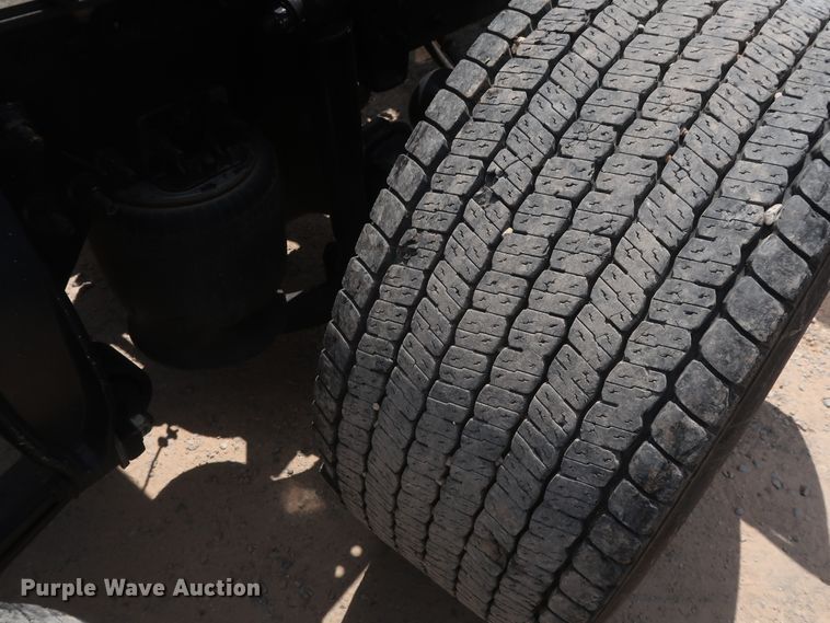 image for item HA9123 2016 Freightliner Cascadia 125  semi truck