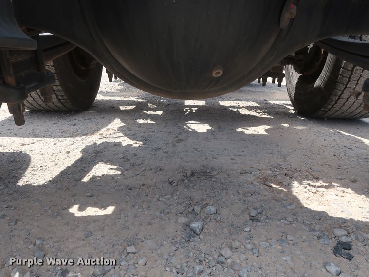 image for item HA9123 2016 Freightliner Cascadia 125  semi truck