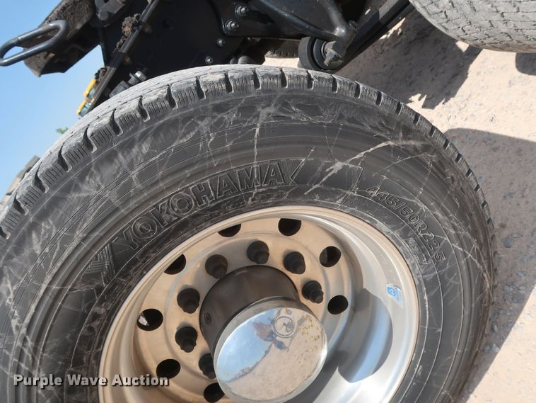 image for item HA9123 2016 Freightliner Cascadia 125  semi truck