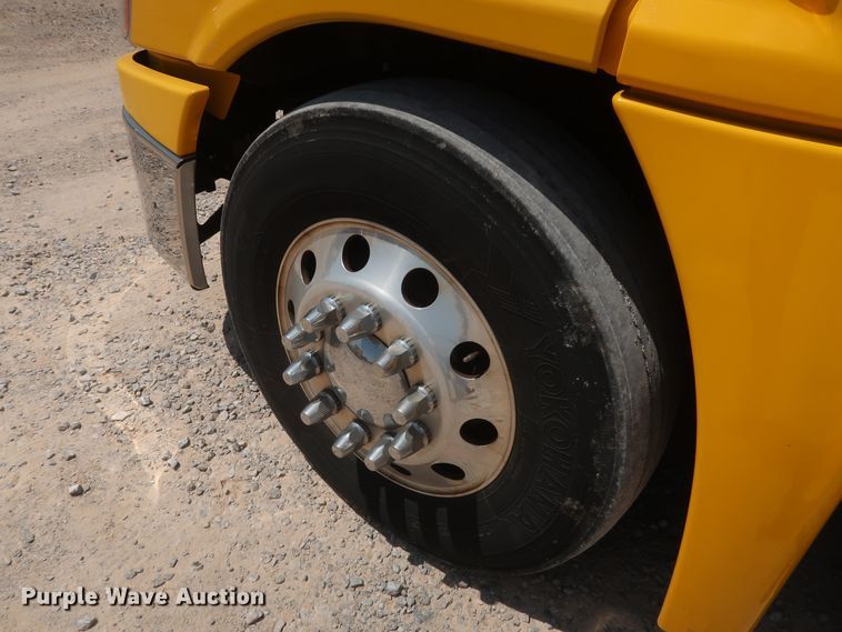 image for item HA9123 2016 Freightliner Cascadia 125  semi truck