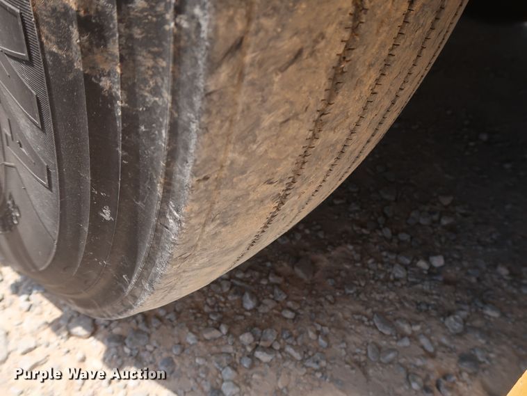 image for item HA9123 2016 Freightliner Cascadia 125  semi truck