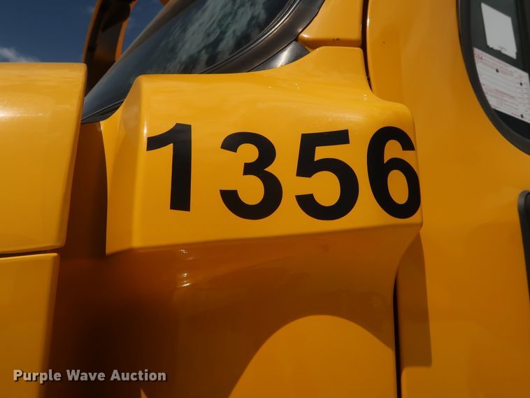 image for item HA9123 2016 Freightliner Cascadia 125  semi truck