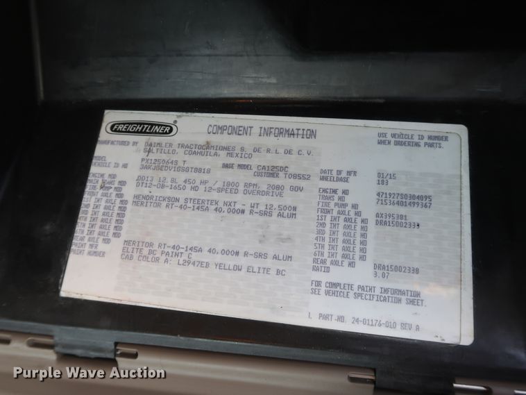 image for item HA9123 2016 Freightliner Cascadia 125  semi truck