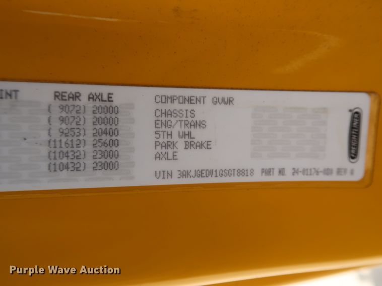 image for item HA9123 2016 Freightliner Cascadia 125  semi truck