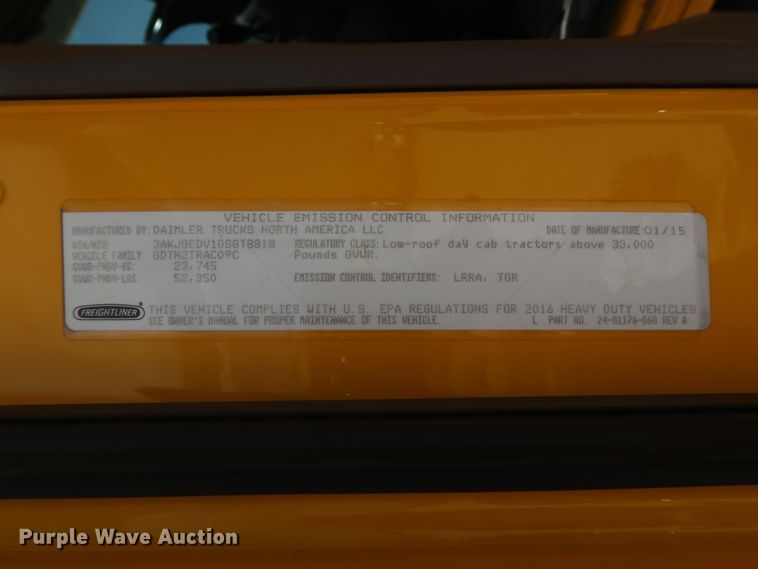 image for item HA9123 2016 Freightliner Cascadia 125  semi truck