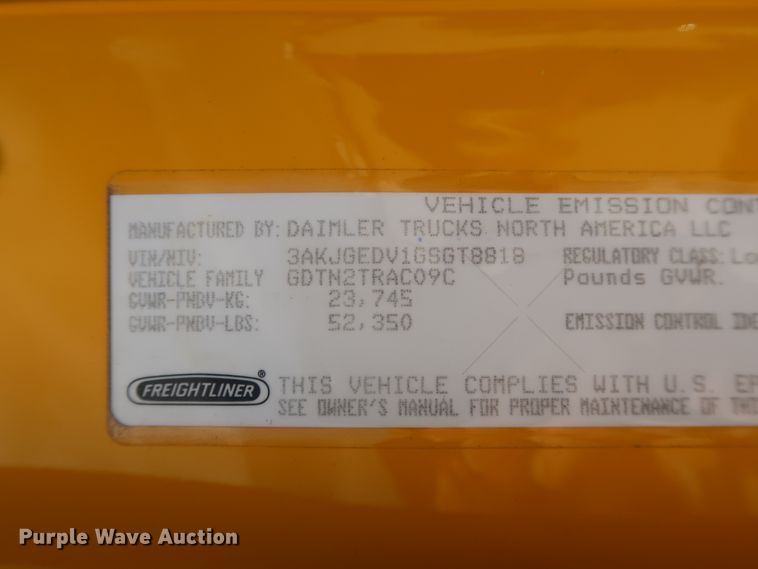 image for item HA9123 2016 Freightliner Cascadia 125  semi truck