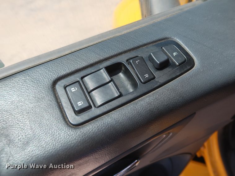 image for item HA9124 2017 Peterbilt 579  semi truck