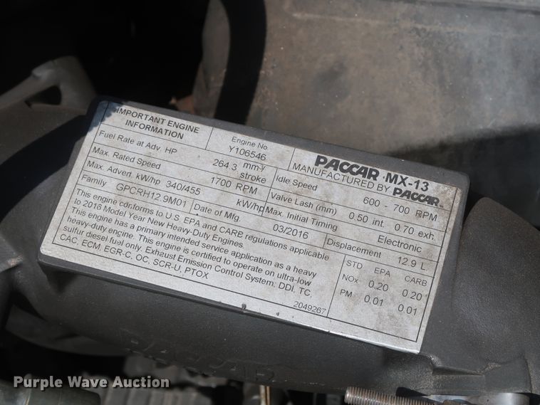 image for item HA9124 2017 Peterbilt 579  semi truck