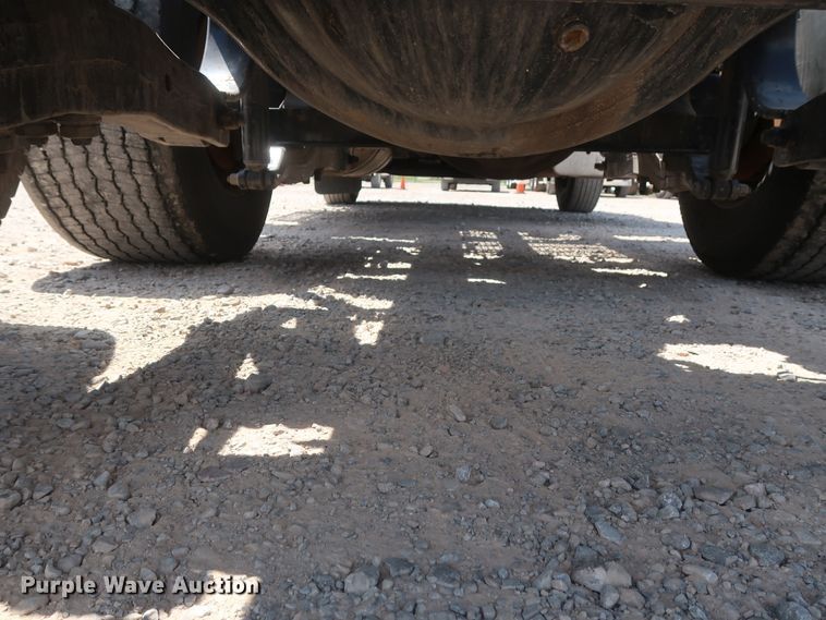 image for item HA9124 2017 Peterbilt 579  semi truck