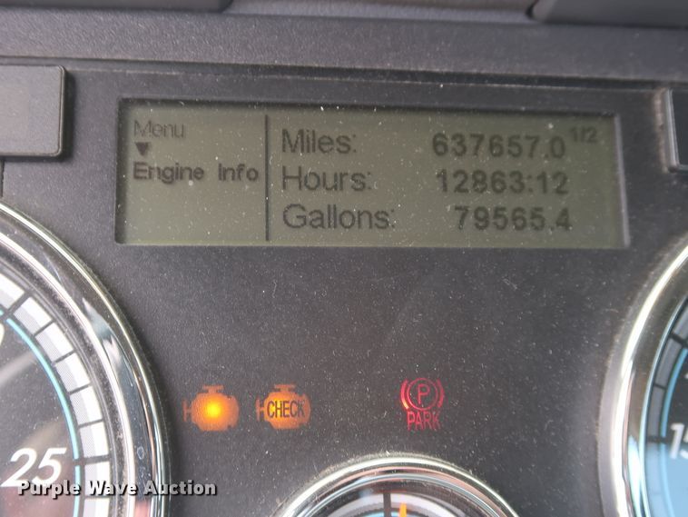 image for item HA9125 2017 Freightliner Cascadia 125  semi truck