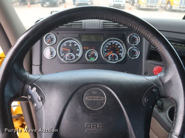 image for item HA9125 2017 Freightliner Cascadia 125  semi truck