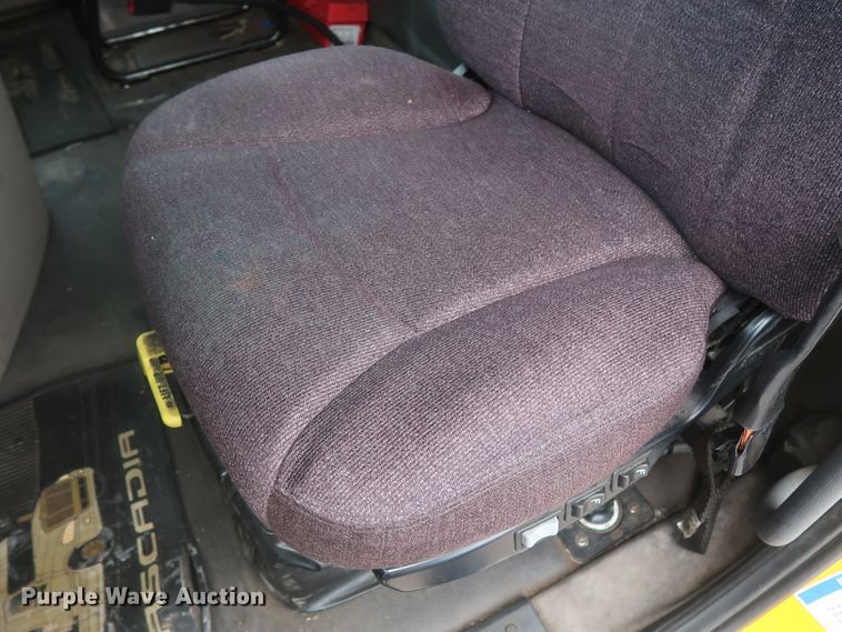 image for item HA9125 2017 Freightliner Cascadia 125  semi truck