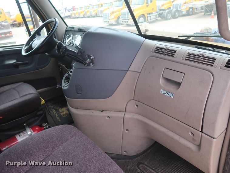 image for item HA9125 2017 Freightliner Cascadia 125  semi truck