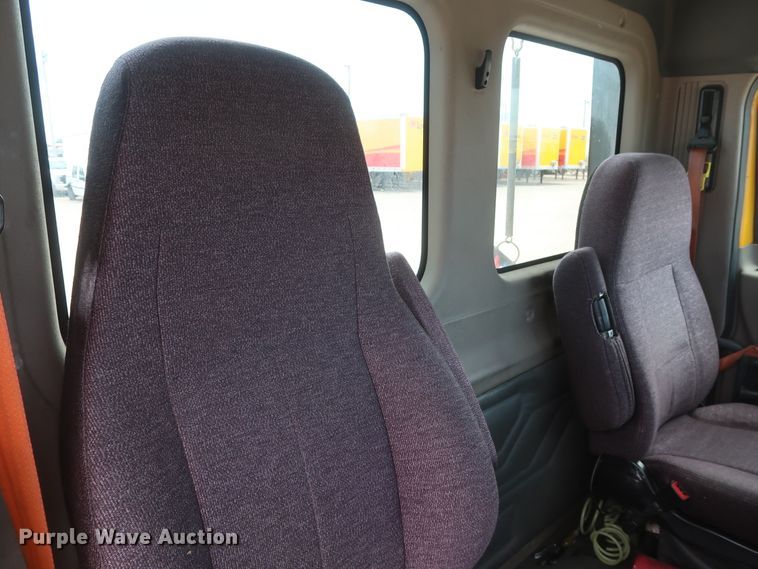 image for item HA9125 2017 Freightliner Cascadia 125  semi truck