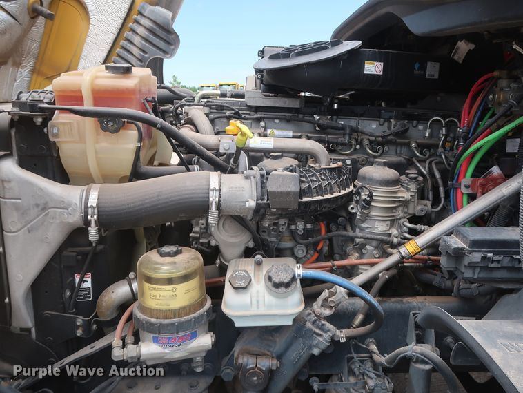 image for item HA9125 2017 Freightliner Cascadia 125  semi truck