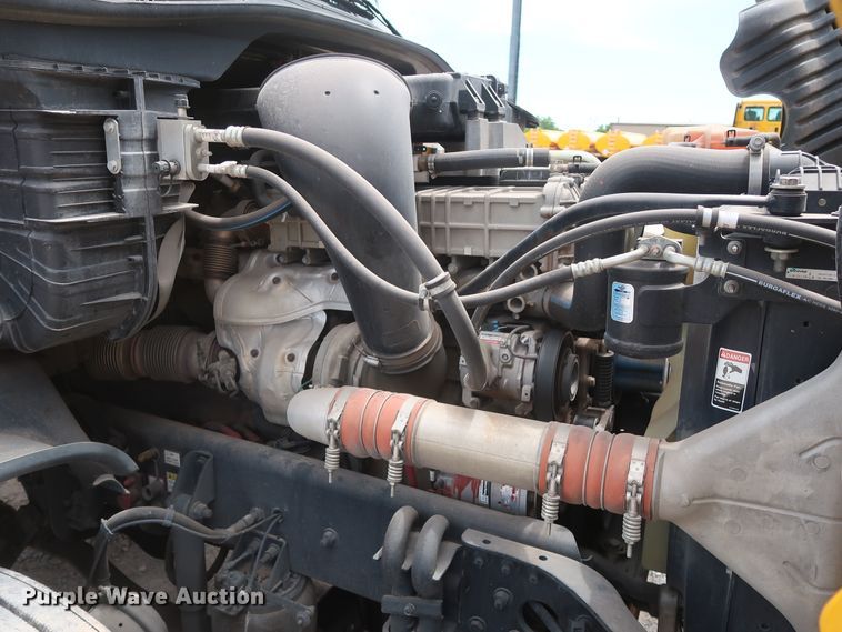 image for item HA9125 2017 Freightliner Cascadia 125  semi truck