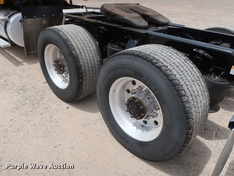 image for item HA9125 2017 Freightliner Cascadia 125  semi truck