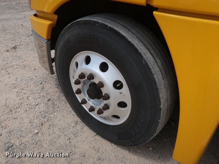 image for item HA9125 2017 Freightliner Cascadia 125  semi truck