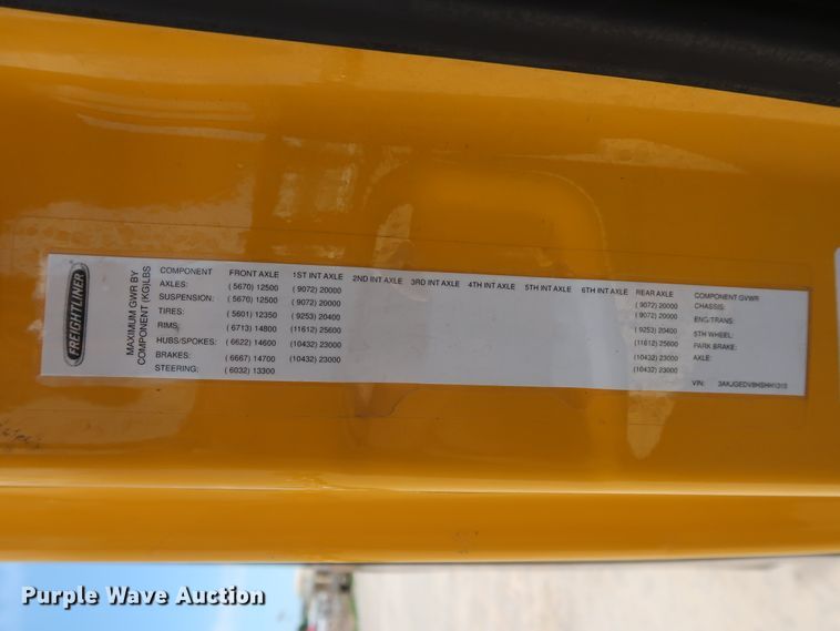 image for item HA9125 2017 Freightliner Cascadia 125  semi truck