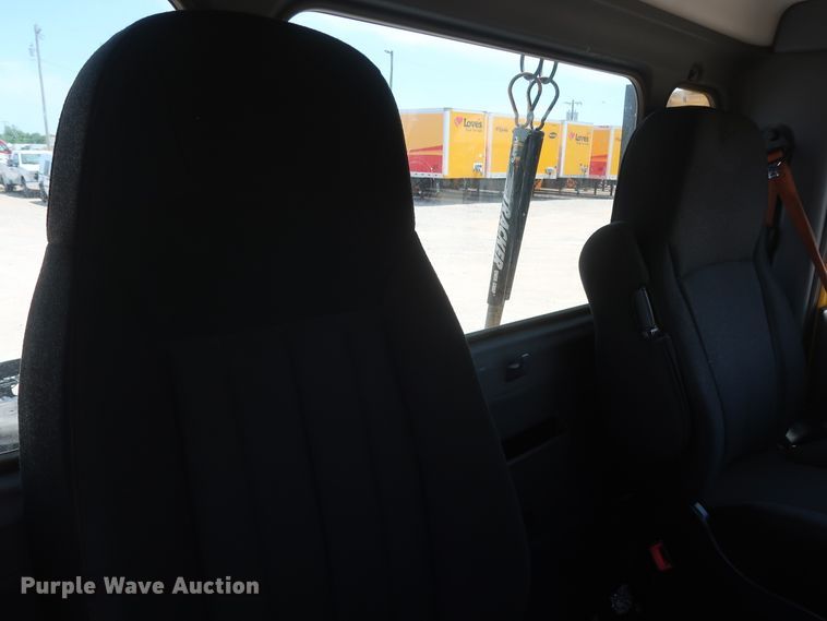 image for item HA9126 2017 Peterbilt 579  semi truck