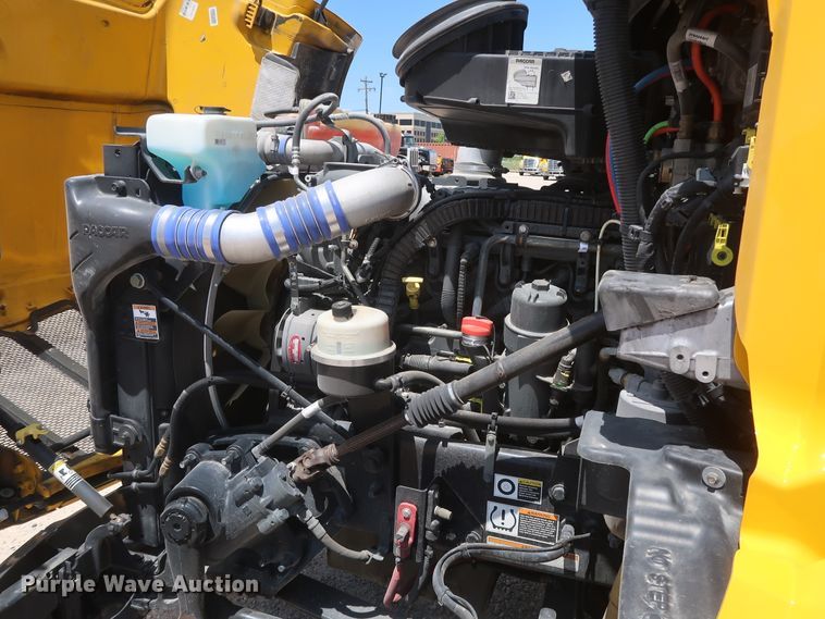 image for item HA9126 2017 Peterbilt 579  semi truck