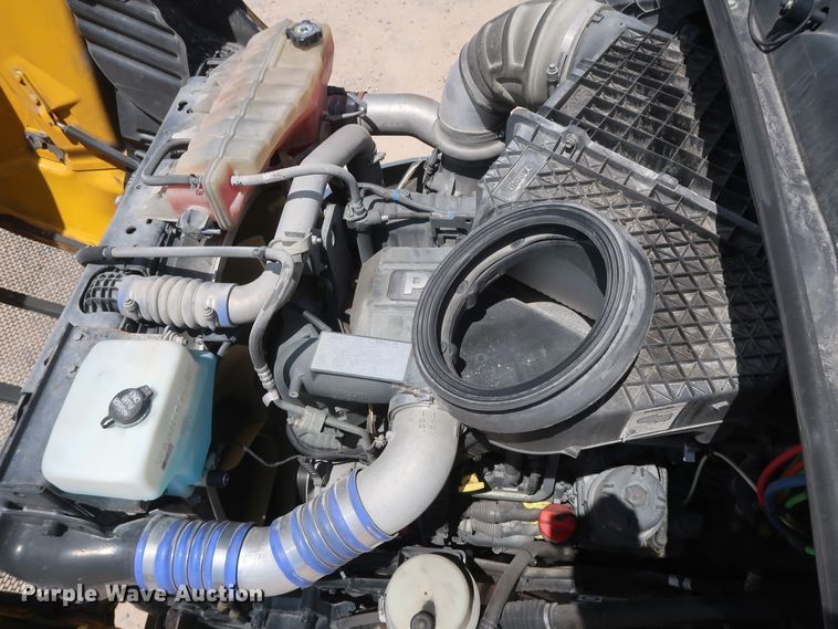 image for item HA9126 2017 Peterbilt 579  semi truck