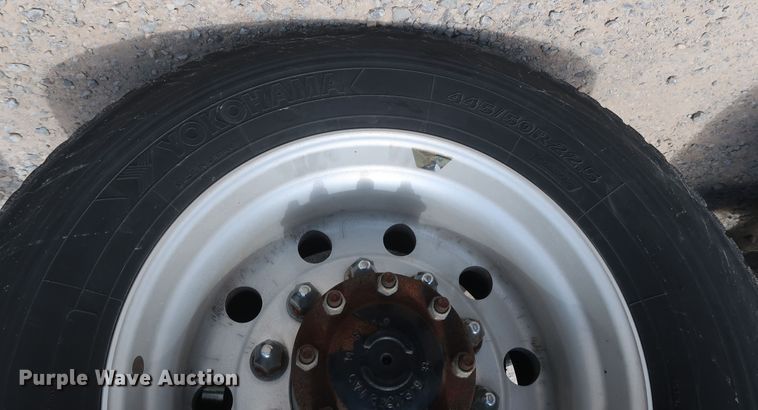 image for item HA9126 2017 Peterbilt 579  semi truck