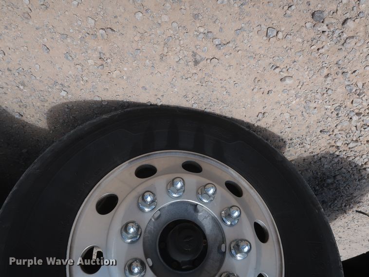 image for item HA9126 2017 Peterbilt 579  semi truck