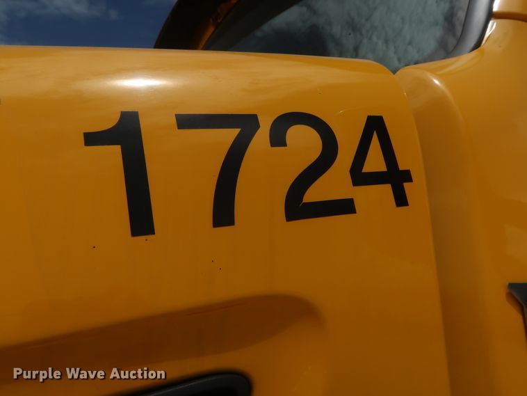 image for item HA9126 2017 Peterbilt 579  semi truck