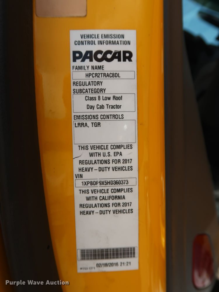 image for item HA9126 2017 Peterbilt 579  semi truck