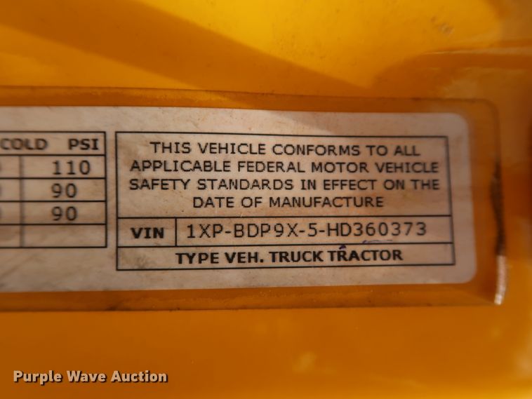 image for item HA9126 2017 Peterbilt 579  semi truck