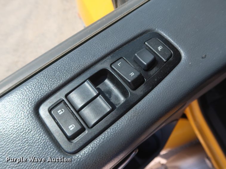 image for item HA9127 2017 Peterbilt 579  semi truck