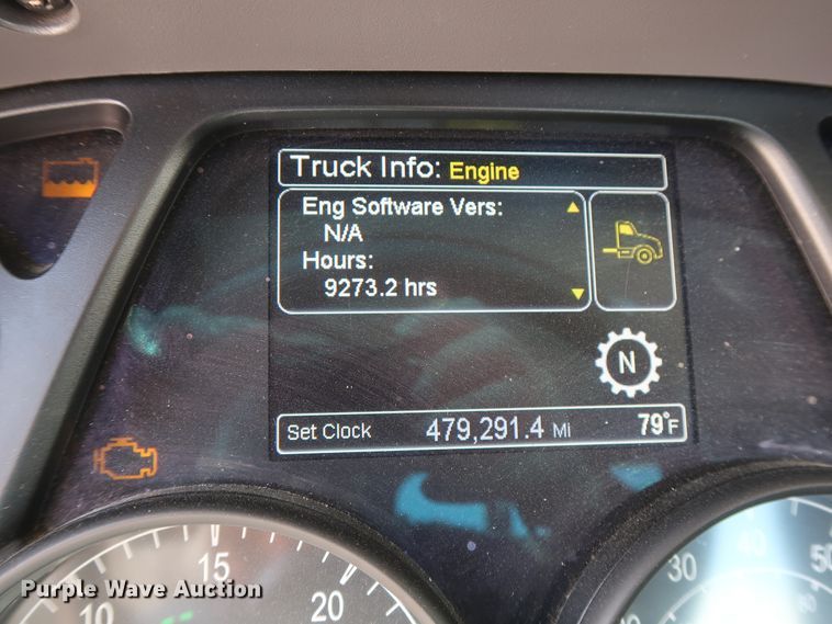 image for item HA9127 2017 Peterbilt 579  semi truck