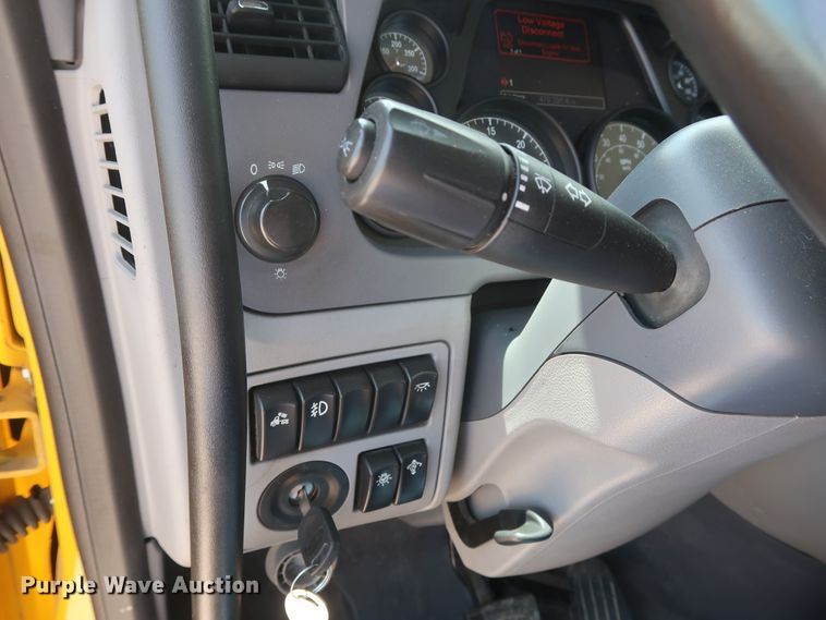 image for item HA9127 2017 Peterbilt 579  semi truck