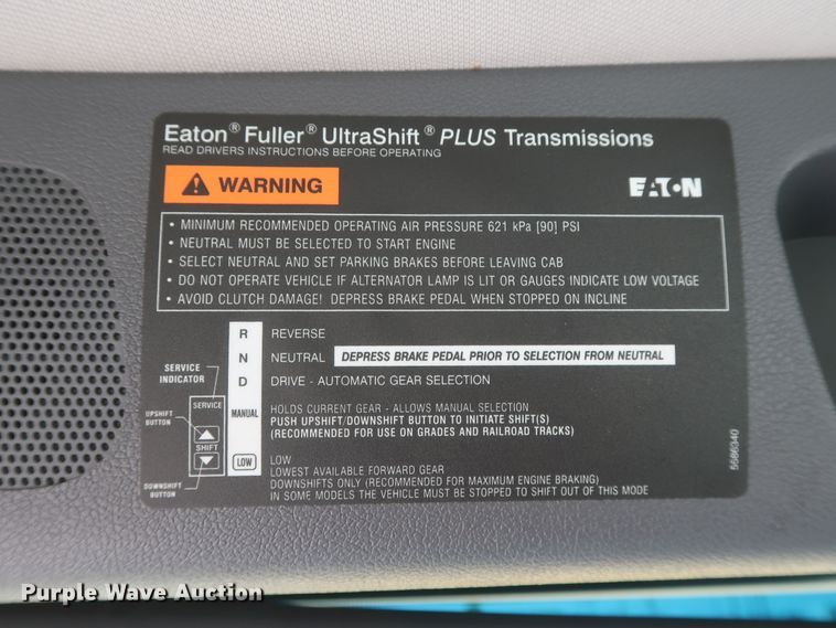 image for item HA9127 2017 Peterbilt 579  semi truck