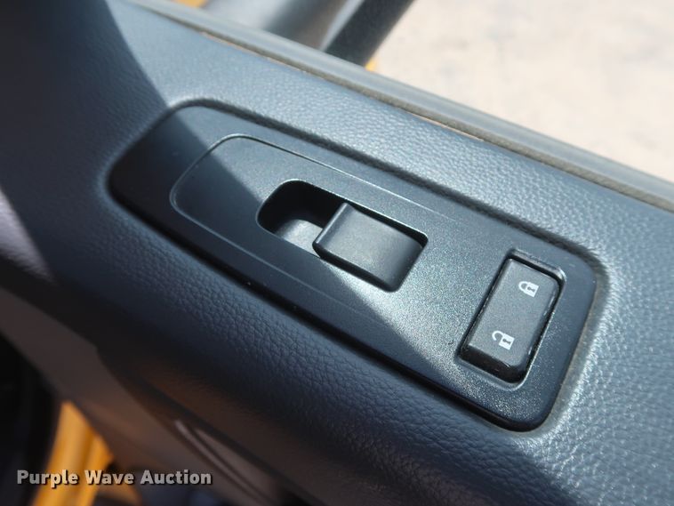 image for item HA9127 2017 Peterbilt 579  semi truck