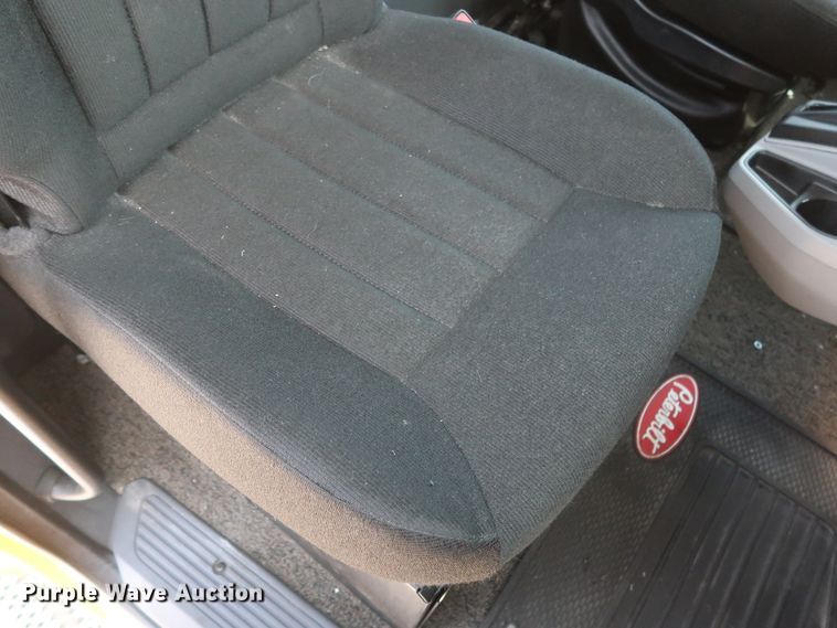 image for item HA9127 2017 Peterbilt 579  semi truck