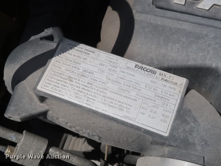 image for item HA9127 2017 Peterbilt 579  semi truck