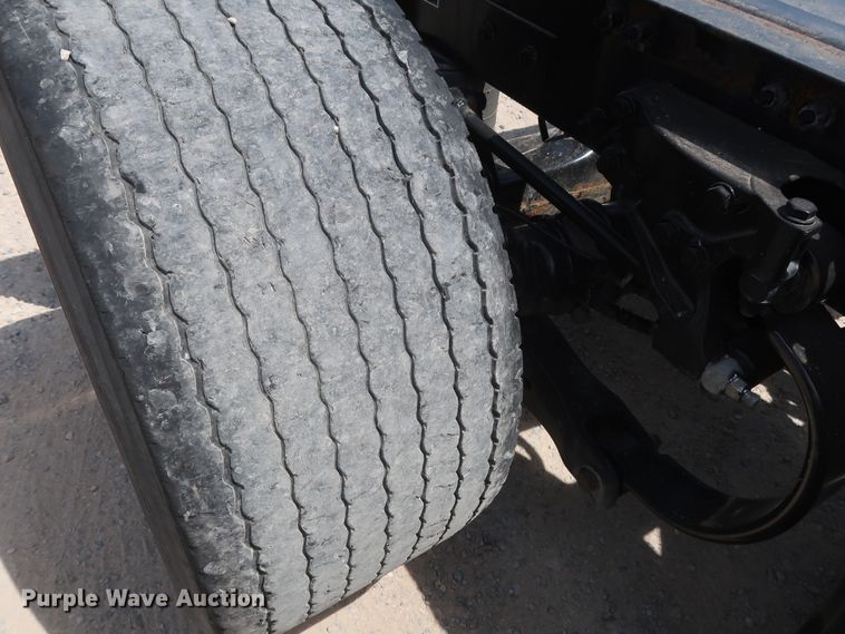 image for item HA9127 2017 Peterbilt 579  semi truck