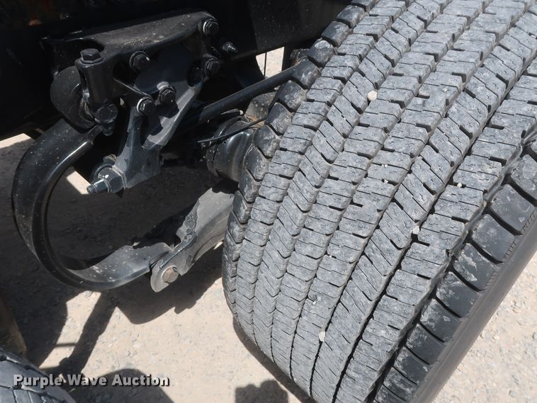 image for item HA9127 2017 Peterbilt 579  semi truck